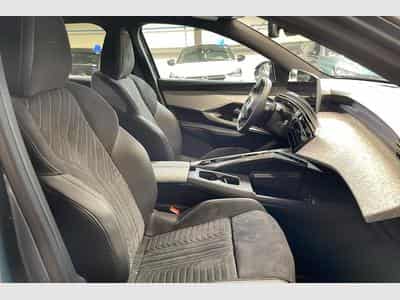 Peugeot 3008 Hybrid 145 e-DCS6 GT (2025) - Foto 9