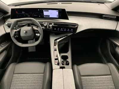 Peugeot 5008 Hybrid 145 e-DCS6 Allure (2026) - Foto 12
