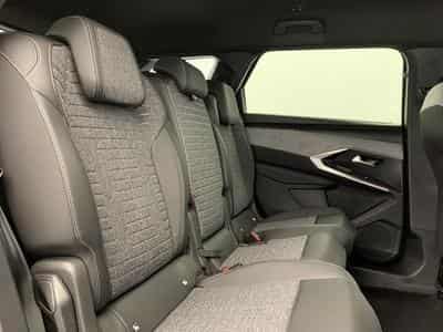Peugeot 5008 Hybrid 145 e-DCS6 Allure (2026) - Foto 10