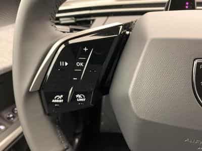 Peugeot 5008 Hybrid 145 e-DCS6 Allure (2026) - Foto 15
