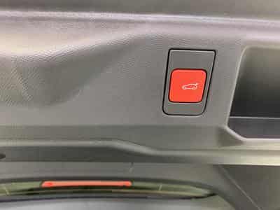 Peugeot 5008 Hybrid 145 e-DCS6 GT (2025) - Foto 11