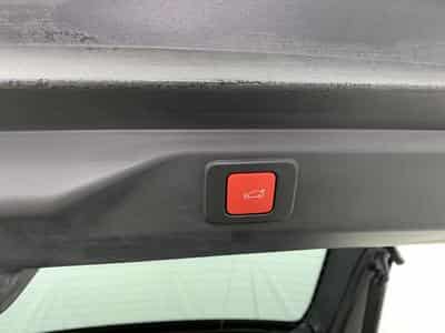 Peugeot 3008 Hybrid 145 e-DCS6 GT (2025) - Foto 12