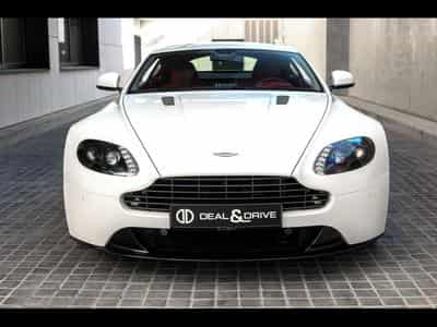 Aston-Martin V8 Vantage COUPE SPORTSHIFT II - STRATUS WHITE METALLIC (2017) - Foto 5