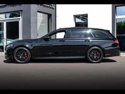 Mercedes E 63 AMG S T-MODELL (612 CH) - CARBON PACKAGE - OBSIDIAN BLACK METALL (2023) - Foto 2