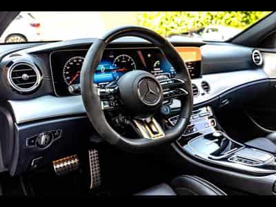 Mercedes E 63 AMG S T-MODELL (612 CH) - CARBON PACKAGE - OBSIDIAN BLACK METALL (2023) - Foto 11