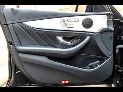 Mercedes E 63 AMG S T-MODELL (612 CH) - CARBON PACKAGE - OBSIDIAN BLACK METALL (2023) - Foto 10