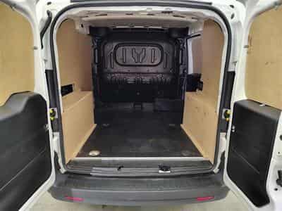 Fiat Doblo 1.6 MJET Cargo CLIM / CARPLAY (2023) - Foto 14