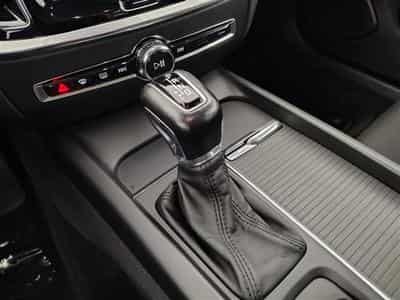 Volvo V60 2.0 D3 Geartronic Business Edition NAVI / FULL LED / CAMERA (2020) - Photo 12