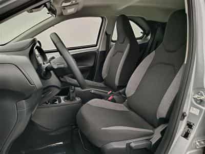 Toyota Aygo 1.0i VVT-i X play (2023) - Photo 7