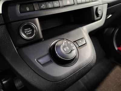 Toyota Proace Auto VIP 6 Pl LONG Cuir / Navi CarPlay / PDC / Caméra /... (2024) - Photo 13