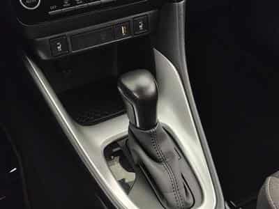 Mazda 2 1.5 Hybrid VVT-I CVT 92Cv Agile CARPLAY / CLIM (2023) - Photo 12