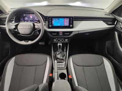 Skoda Kamiq 1.0 TSI 115cv DSG Selection CARPLAY / FULL LED / CAMERA (2026) - Foto 8