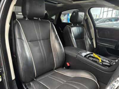 Jaguar XJ V6 3.0 Diesel 300HP (2019) - Photo 12