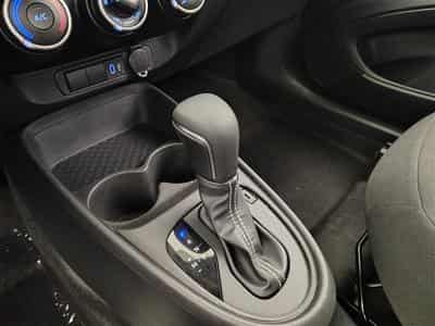 Toyota Aygo 1.0i VVT-i X Black Edition CVT (2025) - Photo 12