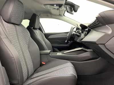 Peugeot 308 Hybrid 145 e-DCS6 Allure (2025) - Foto 9