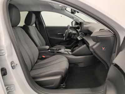 Peugeot 208 Hybrid 110 ch e-DCS6 Allure (2026) - Foto 9
