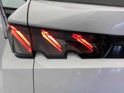 Peugeot 5008 Hybrid 145 e-DCS6 GT (2025) - Photo 11
