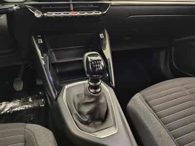 Peugeot 2008 1.2 Turbo 100Cv  Navi / Led / PDC (2024) - Photo 12