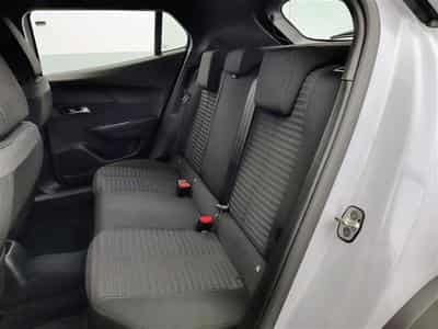 Peugeot 2008 1.2 Turbo 100Cv  Navi / Led / PDC (2024) - Photo 13