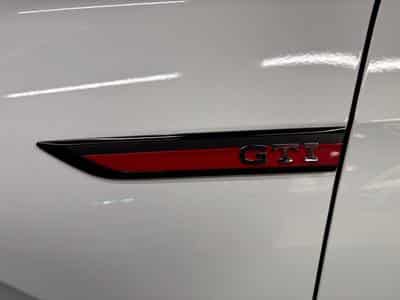 VW Golf GTI Clubsport 2.0 TSI 300cv (2022) - Photo 9