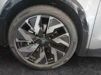 Renault Rafale 1.2 E-Tech Esprit Alpine E-Tech 4x4 plug-in hybrid 300 hp (2026) - Foto 4