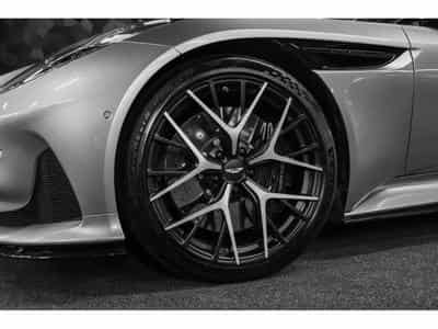 Aston-Martin DB12 V8 Twin Turbo - ALUMINITE SILVER (2024) - Photo 11