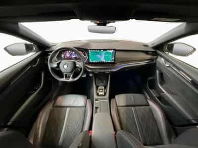 Skoda Octavia RS+DSG+SUEDIA+AHK+Pano+360 (2025) - Foto 2