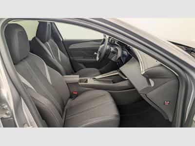 Peugeot 308 Hybrid 145 e-DCS6 Allure (2025) - Foto 9