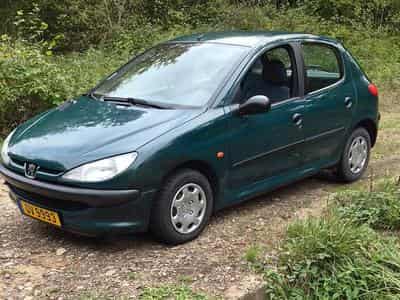 Peugeot 206 (1999) - Photo 1