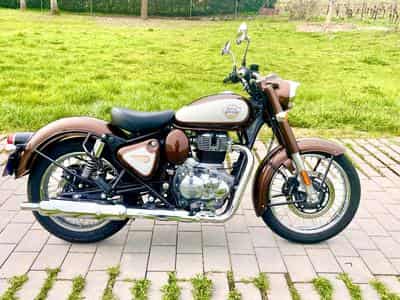Royal Enfield Classic (2025) - Photo 1