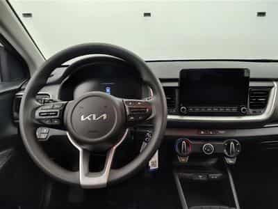 Kia Stonic 1.2i 84Cv Urban Edition NAVI / CARPLAY / CAMERA / ALU (2025) - Foto 9