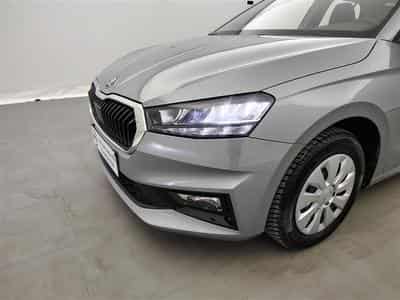 Skoda Fabia 1.0i Selection CARPLAY / FULL LED / KEYLESS / PDC AR (2026) - Foto 15