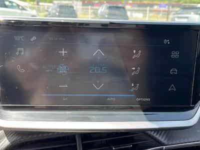 Peugeot 2008 1.2 HYBRID 145 STYLE E-DCS6 (2025) - Photo 13