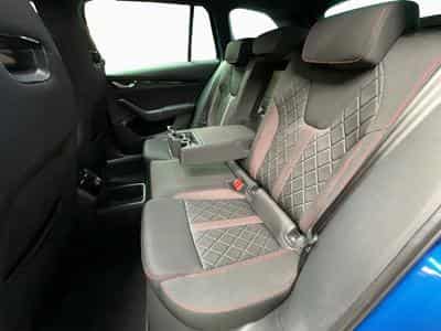 Skoda Octavia RS+DSG+P.Assisted+LM19+AHK+Head-Up+360°View (2025) - Foto 15