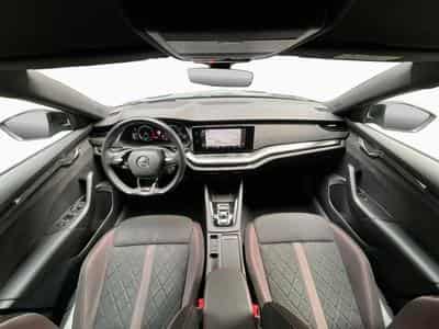 Skoda Octavia RS+DSG+P.Confort3+AHK+P.Challenge+P.RS (2022) - Foto 2