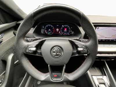 Skoda Octavia RS+DSG+P.Confort3+AHK+P.Challenge+P.RS (2022) - Foto 10