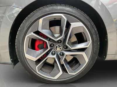 Skoda Octavia RS+DSG+P.Confort3+AHK+P.Challenge+P.RS (2022) - Foto 8