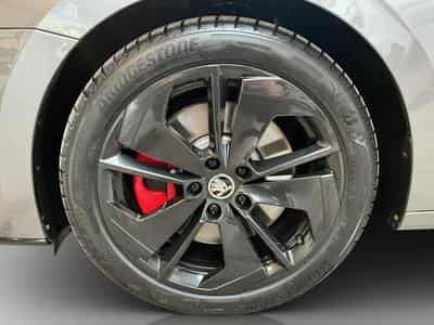 Skoda Octavia RS+DSG+AHK+HEAD-UP+LED+NAVI (2023) - Foto 8