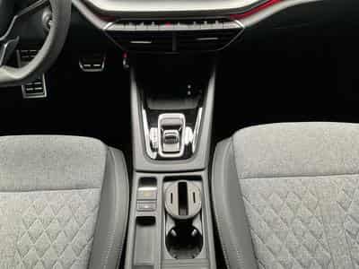 Skoda Octavia Sportline+DSG+DCC+P.Light&View+Pano+LED+Navi (2025) - Foto 12