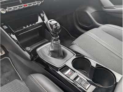 Peugeot 208 GT LINE BLACK EDITION 1.2 PURETECH (2024) - Photo 12