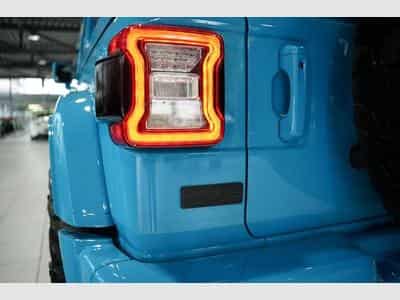 Jeep Wrangler BRUTE 2.0 T-GDI Sahara *1.H *Sonderlack (2025) - Foto 14