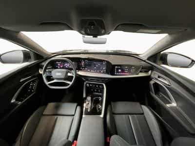 Audi Q5 Sportback+TFSI+S-Tronic+TechPlus+P.Business+LM18 (2025) - Photo 2