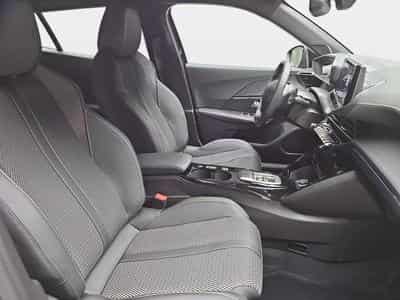 Peugeot 2008 1.2 Hybrid 145 E-DSC6 GT (2025) - Photo 14