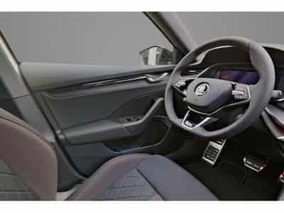 Skoda Octavia 2.0 TSi DSG 265 RS (2025) - Photo 9