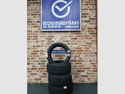 Pneus 215/40 R17 94V (2026) - Photo 1