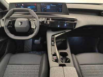 Peugeot 3008 Hybrid 145 e-DCS6 Allure (2025) - Photo 13
