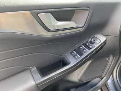 Ford Kuga Kuga 2.5 Duratec FHEV TITANIUM (2023) - Photo 8