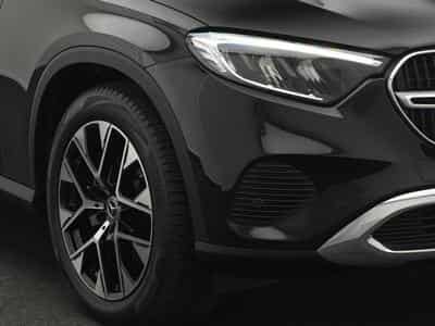 Mercedes GLC 220 d 4M Avantgarde LED+Kamera+EasyPack+Memo (2025) - Foto 9
