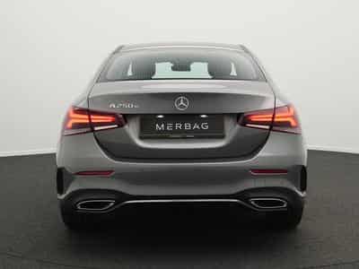 Mercedes A 250 e AMG-Line Lim LED+Kamera+18"+AHK (2022) - Foto 4
