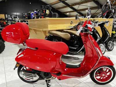 Vespa Primavera RED sans top case (2026) - Photo 1